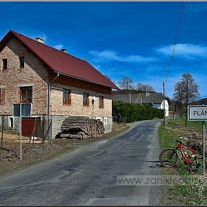 Jedna ze čtyř původních a přeživších chalup.