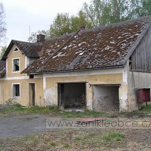 Poslední původní dům.