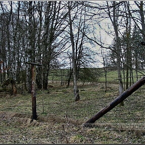 Celkový pohled na prostor od plotu s ostnatým drátem po býv. vojenské střelnici.