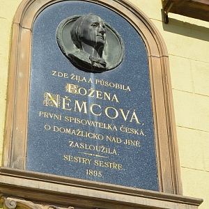 Domažlice - pamětní deska Boženy Němcové
