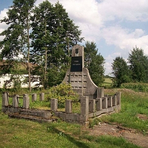 Čečovice - pomník padlým