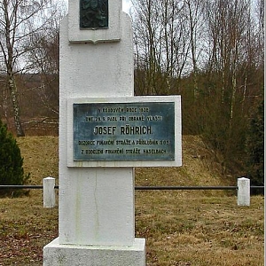 Lísková - pomník Josefa Röhricha