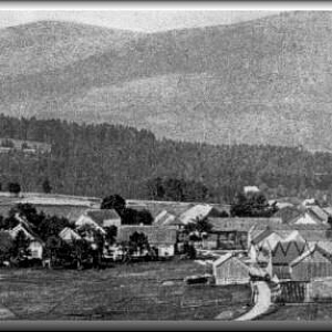 Úpor od Dolního Úporu s pozadím Starého Herštejna (878m).